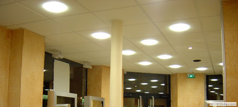 Pose de luminaires au plafond